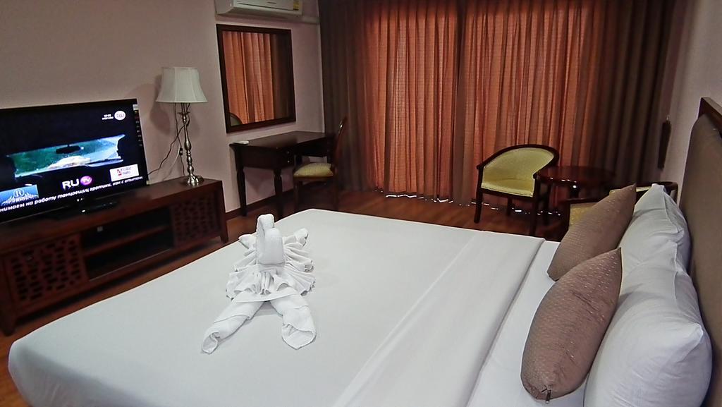 Abricole At Pattaya Hill Apartment Bagian luar foto