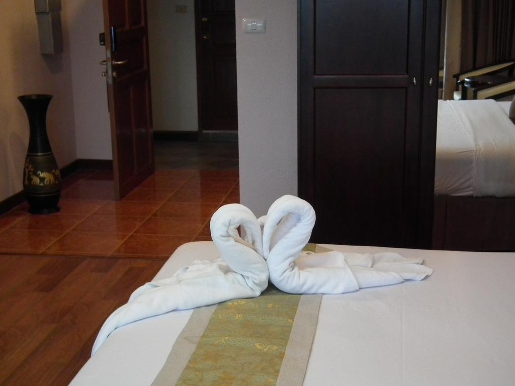 Abricole At Pattaya Hill Apartment Bagian luar foto