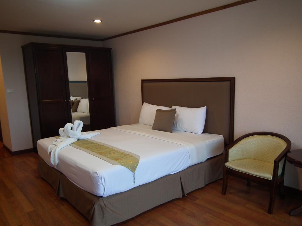 Abricole At Pattaya Hill Apartment Bagian luar foto