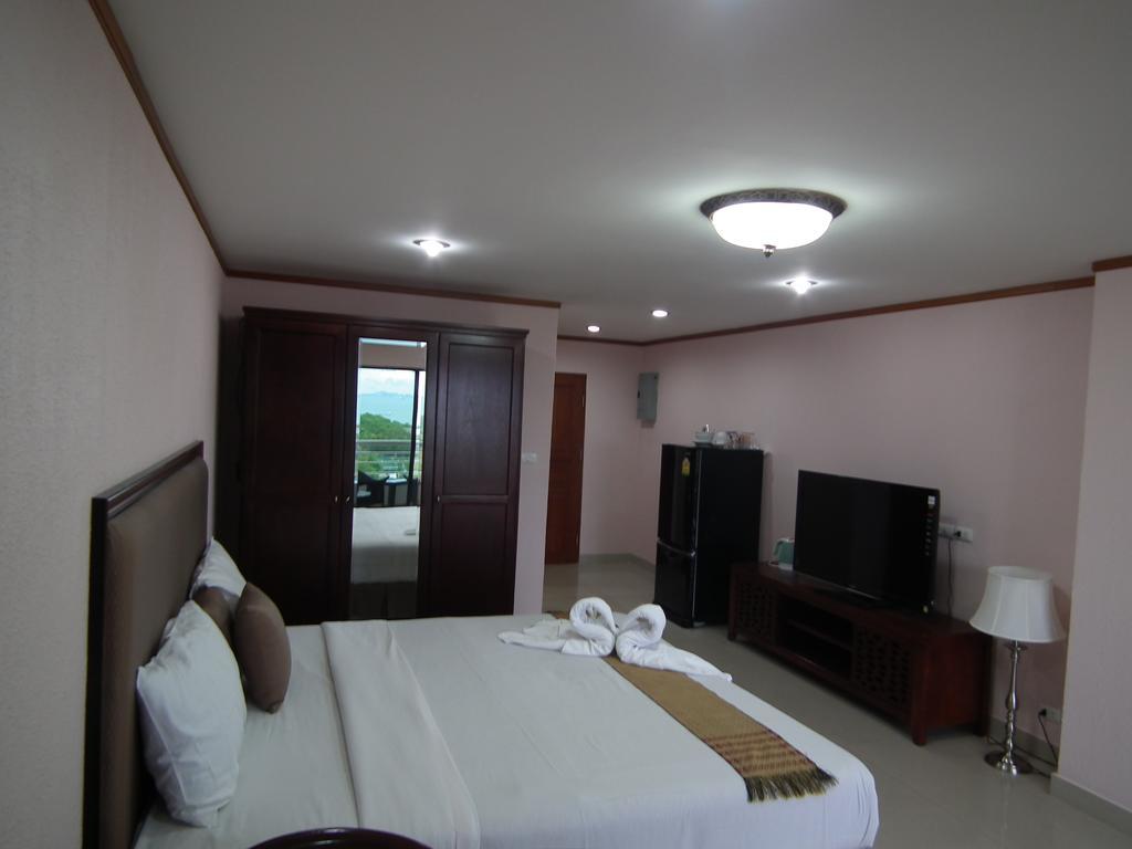 Abricole At Pattaya Hill Apartment Bagian luar foto