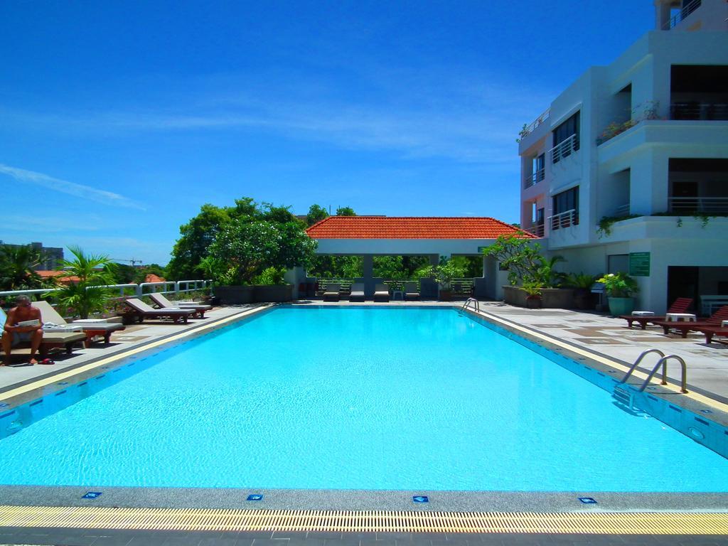 Abricole At Pattaya Hill Apartment Bagian luar foto