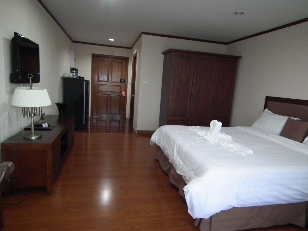 Abricole At Pattaya Hill Apartment Bagian luar foto