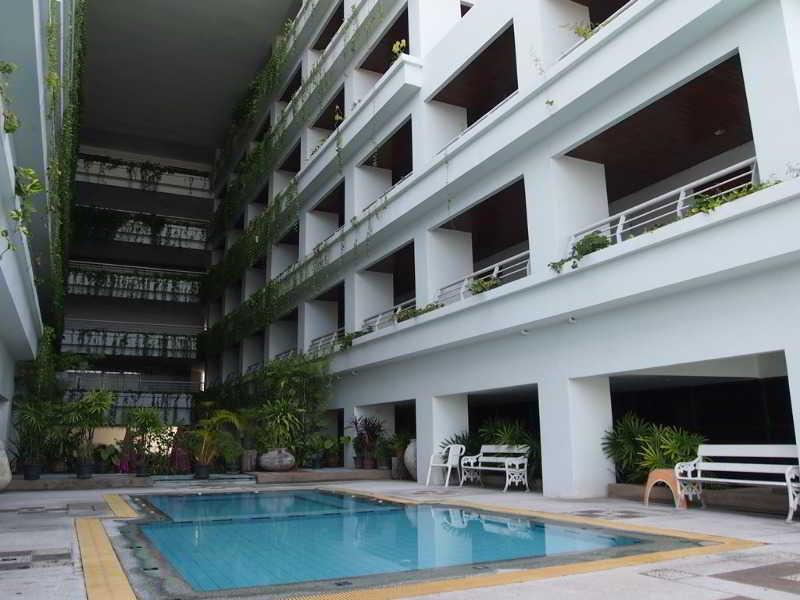 Abricole At Pattaya Hill Apartment Bagian luar foto