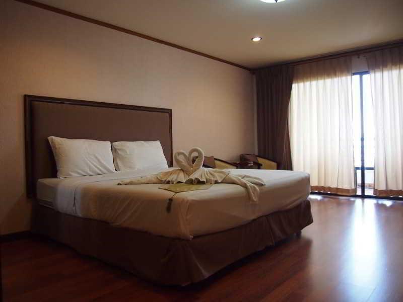 Abricole At Pattaya Hill Apartment Bagian luar foto