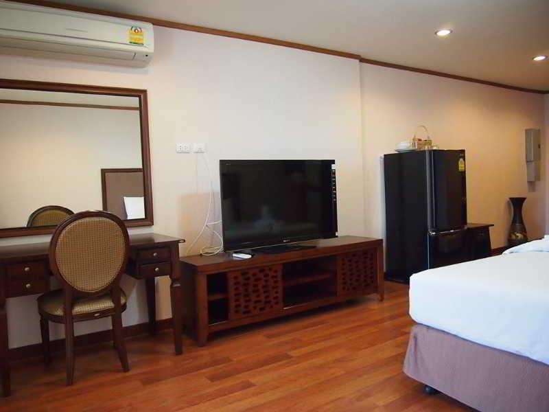 Abricole At Pattaya Hill Apartment Bagian luar foto