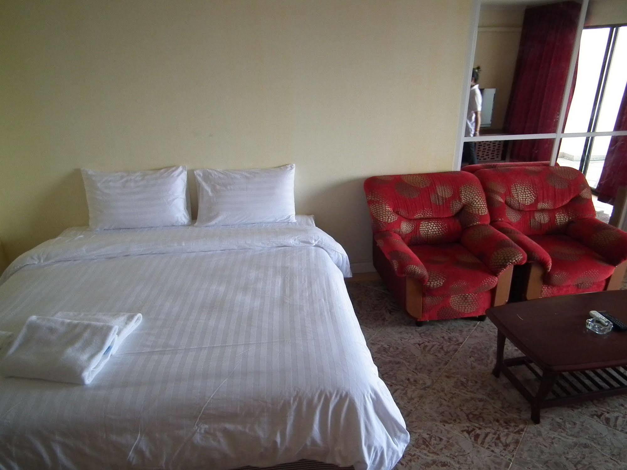 Abricole At Pattaya Hill Apartment Bagian luar foto